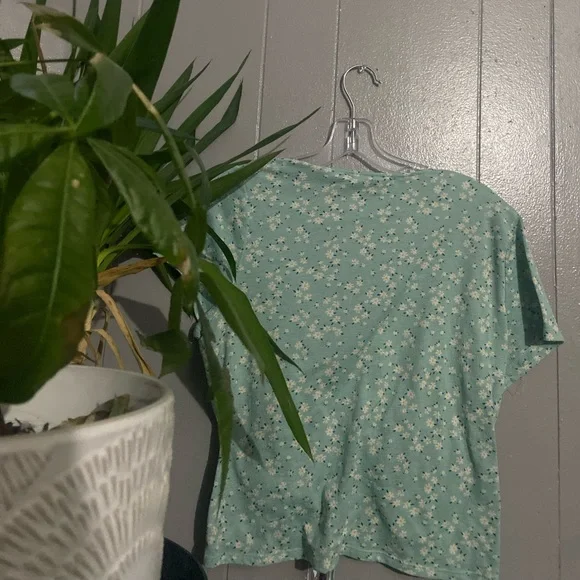 Top - Picture 2 of 2